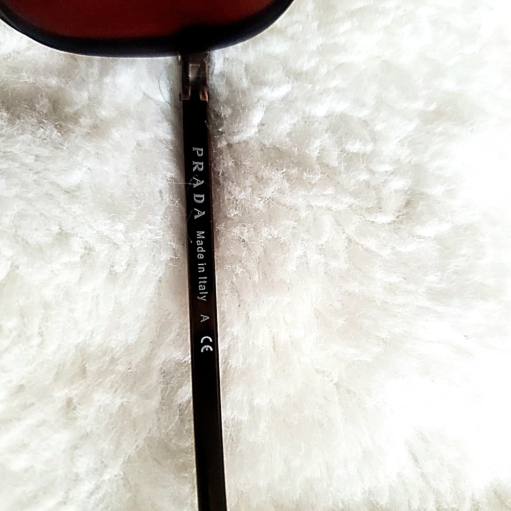 Prada sunglasses - Picture 5 of 11